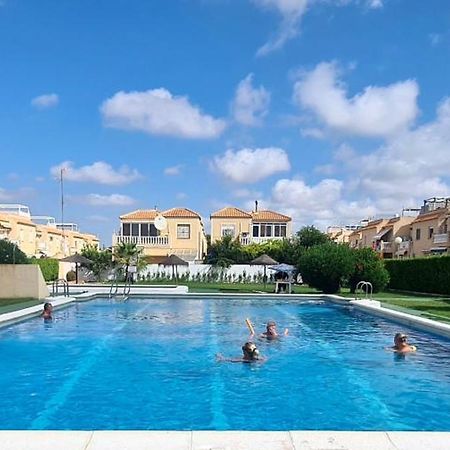 Bungalow Avec Piscine Torrevieja Eksteriør bilde