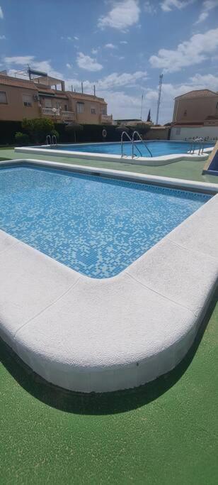Bungalow Avec Piscine Torrevieja Eksteriør bilde